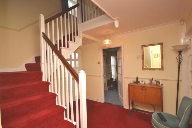 Aldeburgh Close, Emmer Green, Reading photo 4
