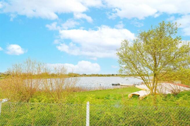 St. Georges Close, Heybridge Basin, Maldon, Essex, CM9 photo 4