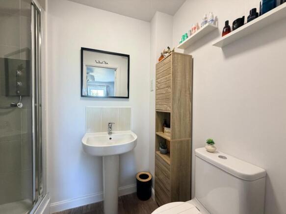 3 bed Semi-Detached for sale Image 10