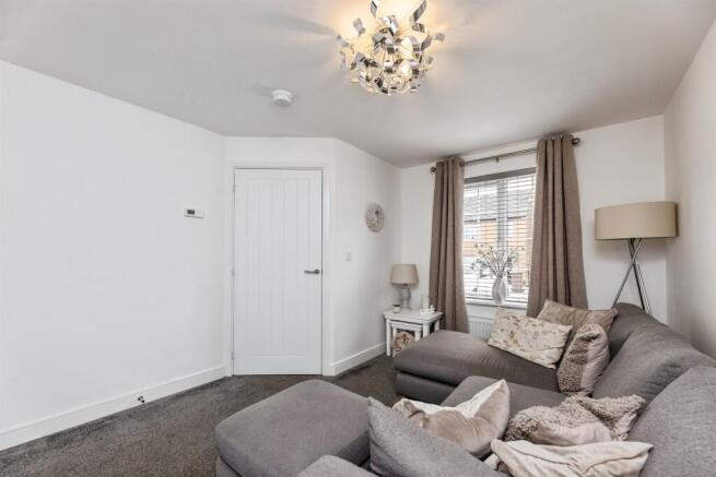 3 bed Town House for sale Image 9