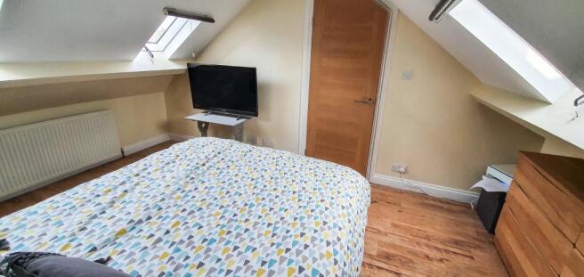 Loft Room2