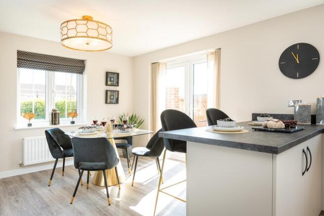 4 bed Detached for sale Image 7