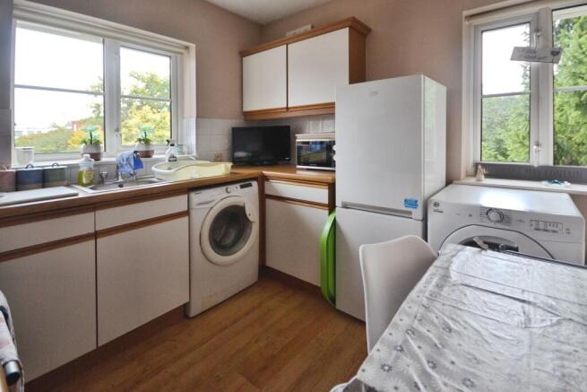 Fenchurch Road, Maidenbower, Crawley, RH10 photo 3