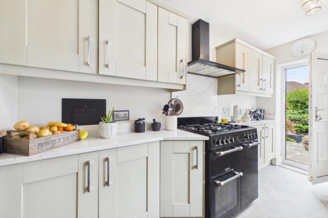 3 bed Semi-Detached for sale Image 4