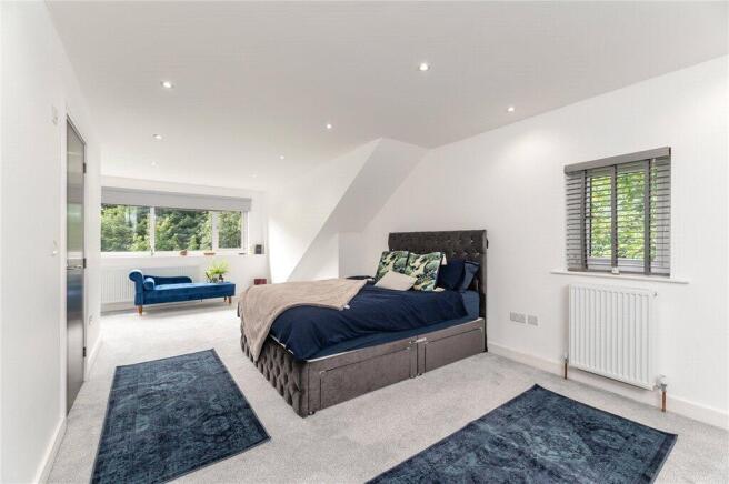 7 bed Detached for sale Image 9