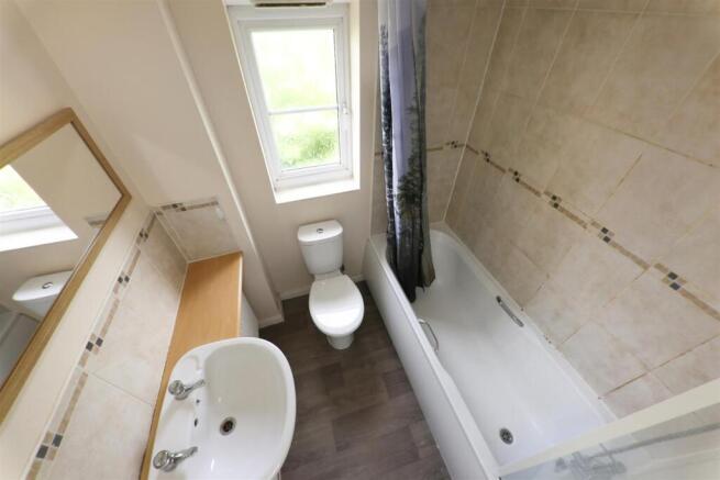 3 bed Terraced for sale Image 11