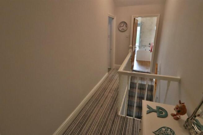 FIRST FLOOR LANDING