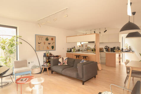 Capitol Walk, Forest Hill, London, SE23