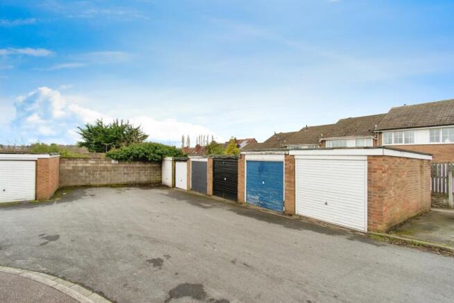 3 bed Terraced for sale Image 8