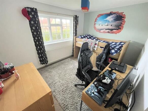 BEDROOM 2