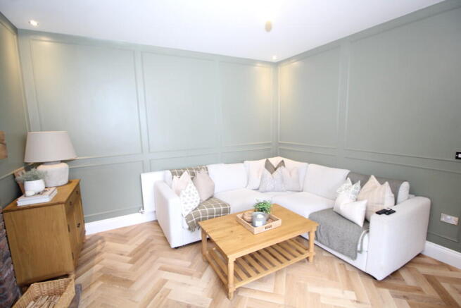 5 bed Detached for sale Image 7