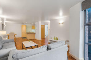 416, City Pavilion, Britton Street, London EC1M 5UG