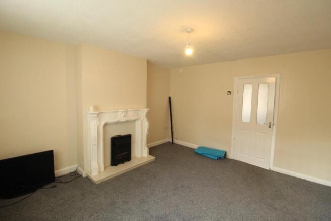 3 bed Semi-Detached to rent Image 4