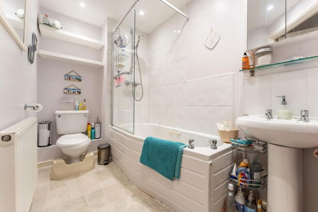 2 bed Ground Flat for sale Image 9