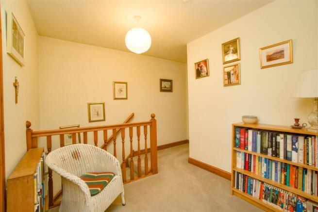 3 bed Link Detached House for sale Image 9