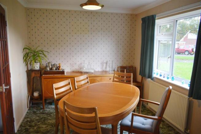 Dining 1.JPG