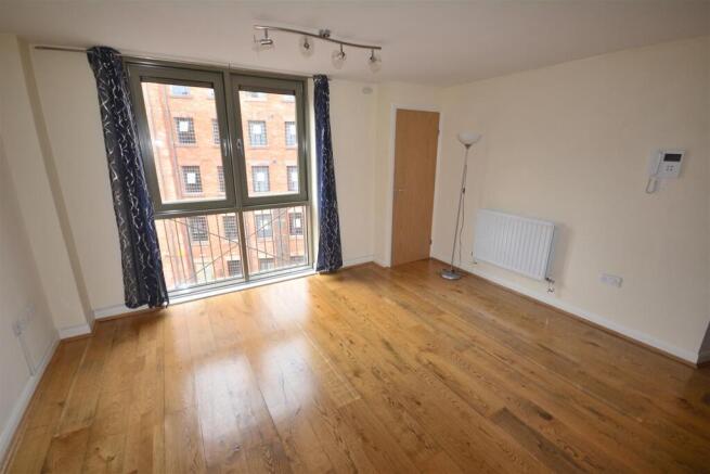 OPEN PLAN LIVING SPACE