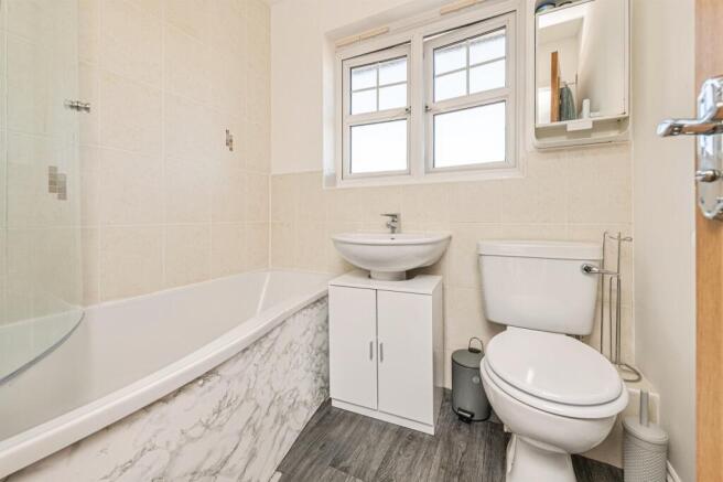 3 bed Terraced for sale Image 6