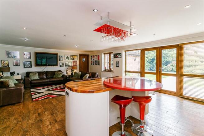 8300160-interior06.jpg
