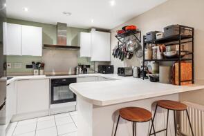 Flat 10, 5 Isis House, Worcester Close, Penge, London SE20 8FN