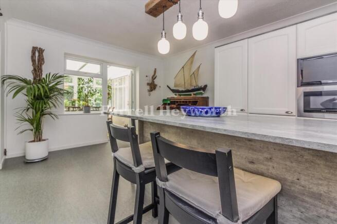 Dining c