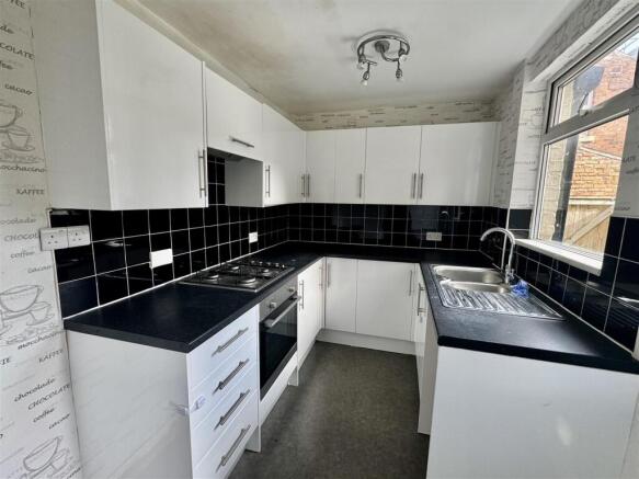 4 bed Terraced to rent Image 4