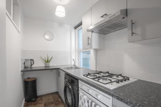 Kitchen 2.jpg