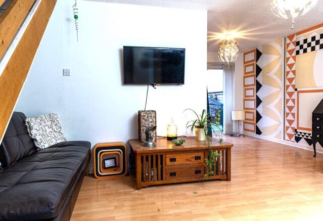 Living Room/ Dining Area