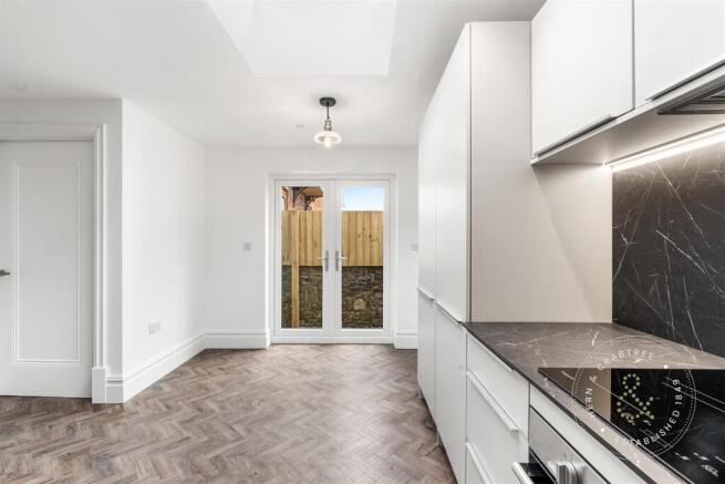 Cathedral Road, Apt 3, HernCrabtree (1).jpg