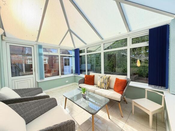 4 bed Semi-Detached for sale Image 8