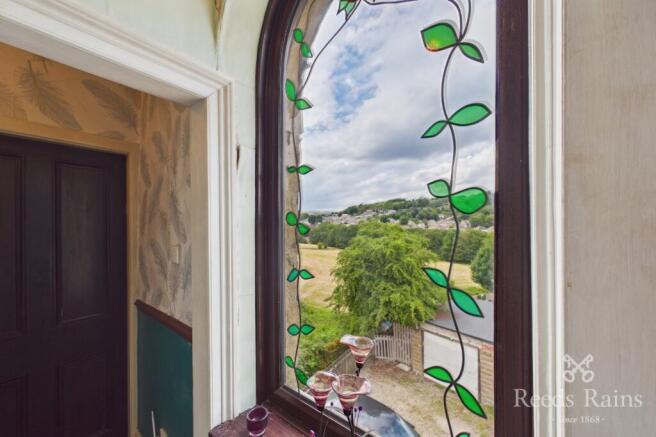 4 bed Detached for sale Image 4
