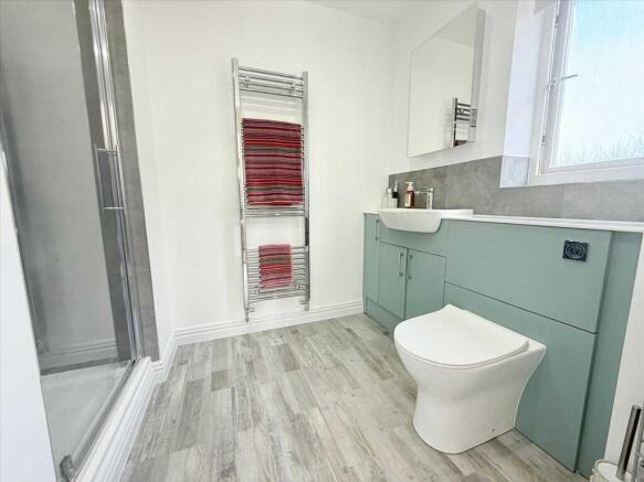 ENSUITE SHOWER ROOM
