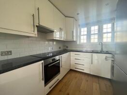 18, Filey House, Usk Road, London SW11 2RS