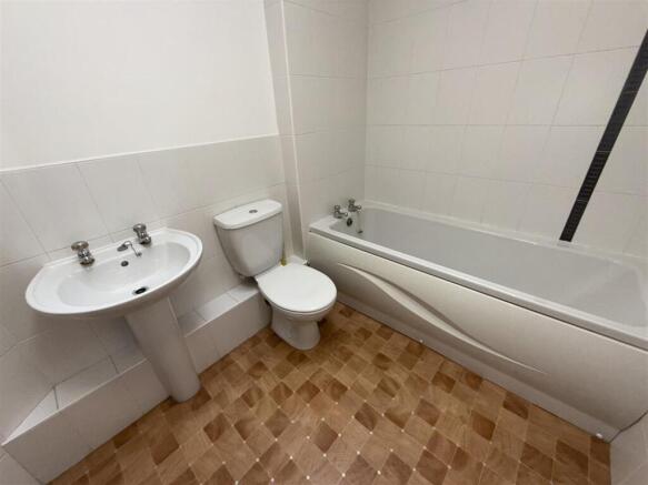 2 bed Apartment for sale Image 7