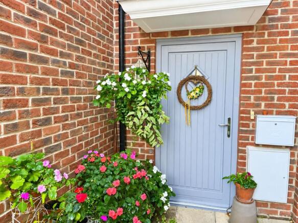 3-bed apartment on Lyric Place, Lymington, SO41, £465,000