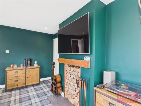 3 bed Detached Bungalow for sale Image 4