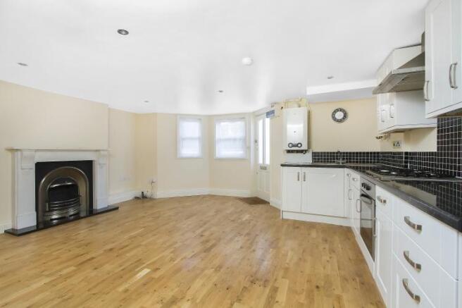 LIVING/KITCHEN