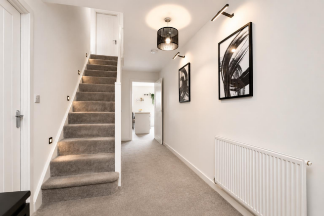5 bed Detached for sale Image 10