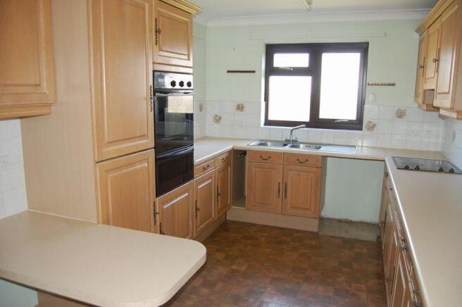 KITCHEN/BREKFAST ROOM
