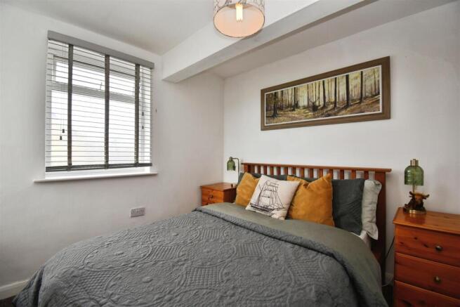 2 bed End of Terrace for sale Image 8
