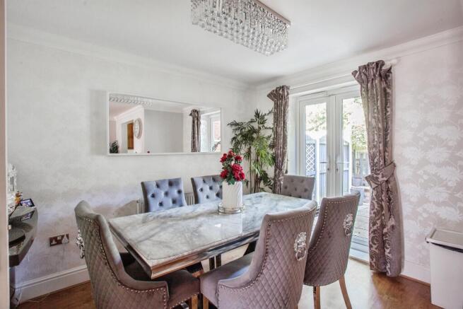 4 bed Town House for sale Image 6