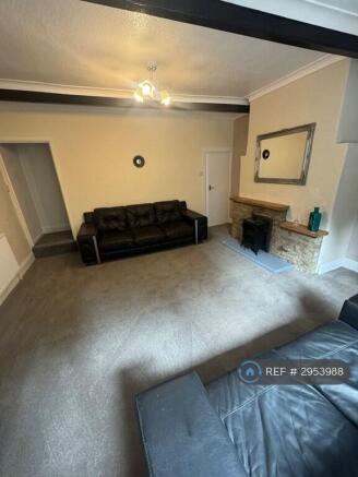 2 bed Semi-Detached to rent Image 3