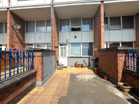 Three Bedroom Maisonette on Southey Close