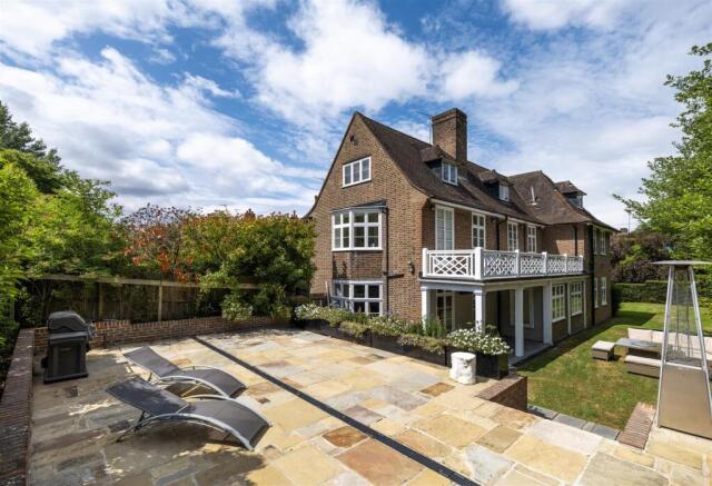 Reynolds Close, Hampstead Garden Suburb, NW11 photo 2