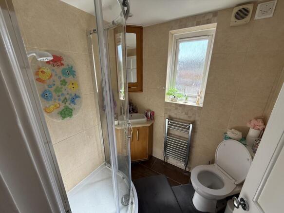 2 bed Ground Flat to rent Image 7