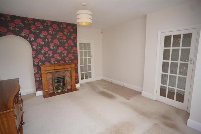 3 bed Semi-Detached to rent Image 5