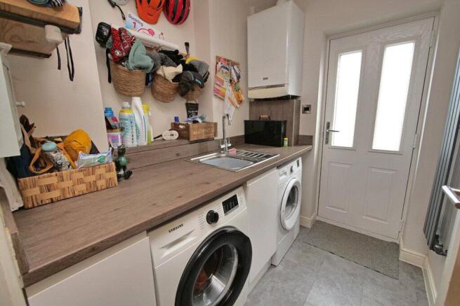 3 bed Semi-Detached for sale Image 7