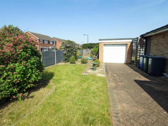 3 bed Detached Bungalow for sale Image 10