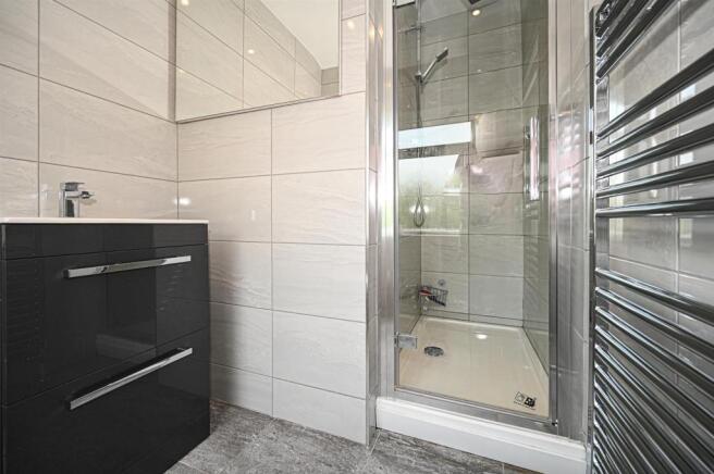 :usury En-Suite