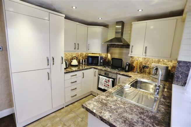 KITCHEN/ BREAKFAST R